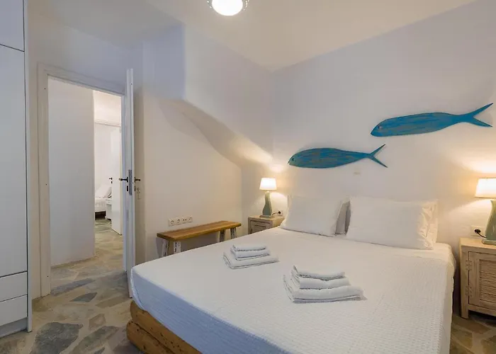 White Earth Paros * Μώλος Πάρου