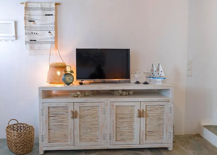 White Earth Paros * Μώλος Πάρου